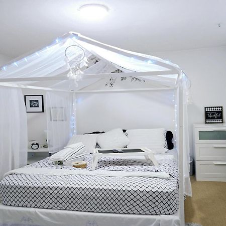 Lovely Cozy Room! With Attached Private Bath In The Heart Of Vancouver! Private Parking & Self Check-In! Zewnętrze zdjęcie